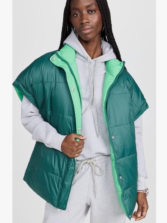 UGG Jackets & Blazers - NWT UGG Sydnee reversible puffer vest women’s sz M, as is